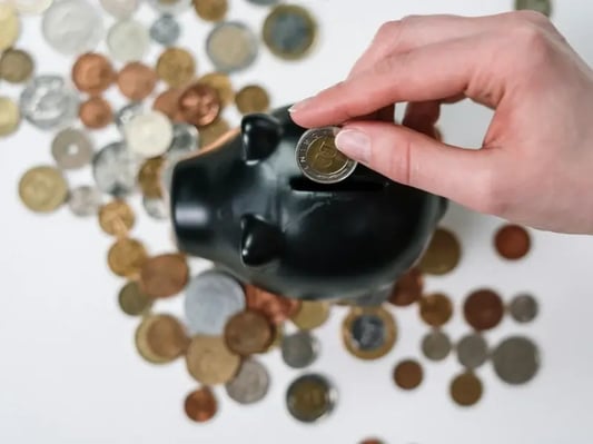 saving-money-piggy-bank