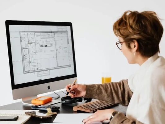 woman-on-computer-architect